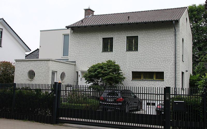Zwangsversteigerung Historisches Ganghaus als Reihenendhaus in 23552 Lübeck