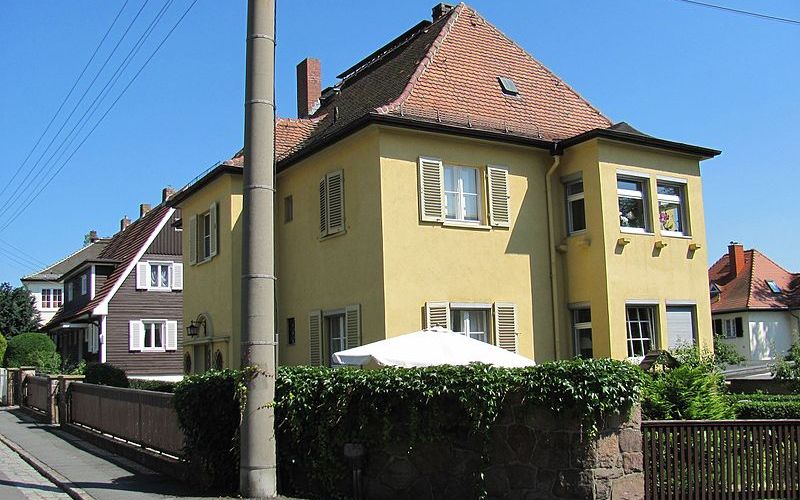 Zwangsversteigerung Freistehendes Einfamilienhaus mit innenliegender Garage in 66822 Lebach